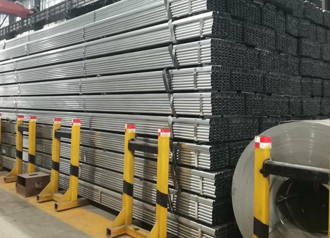 Plain Galvanized Steel Pipe Gi Galvanized Metal Pipe With Coupling Z30-275G/M2 3